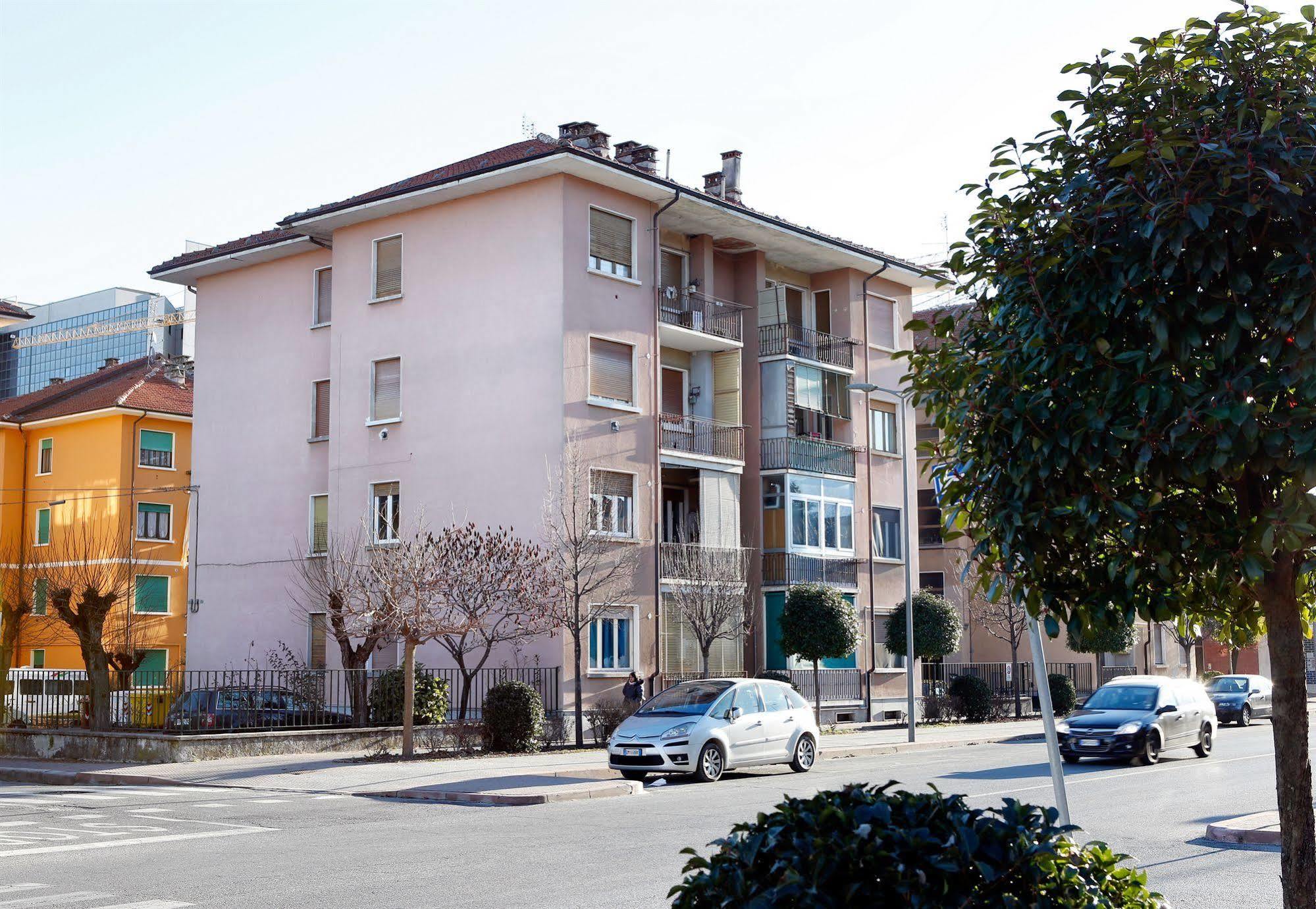 B&B Il Rosso E Il Blu Cuneo Exteriör bild